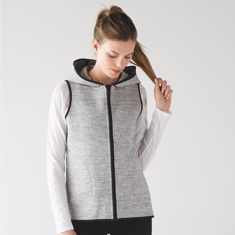 Lululemon in sculpt hooded vest